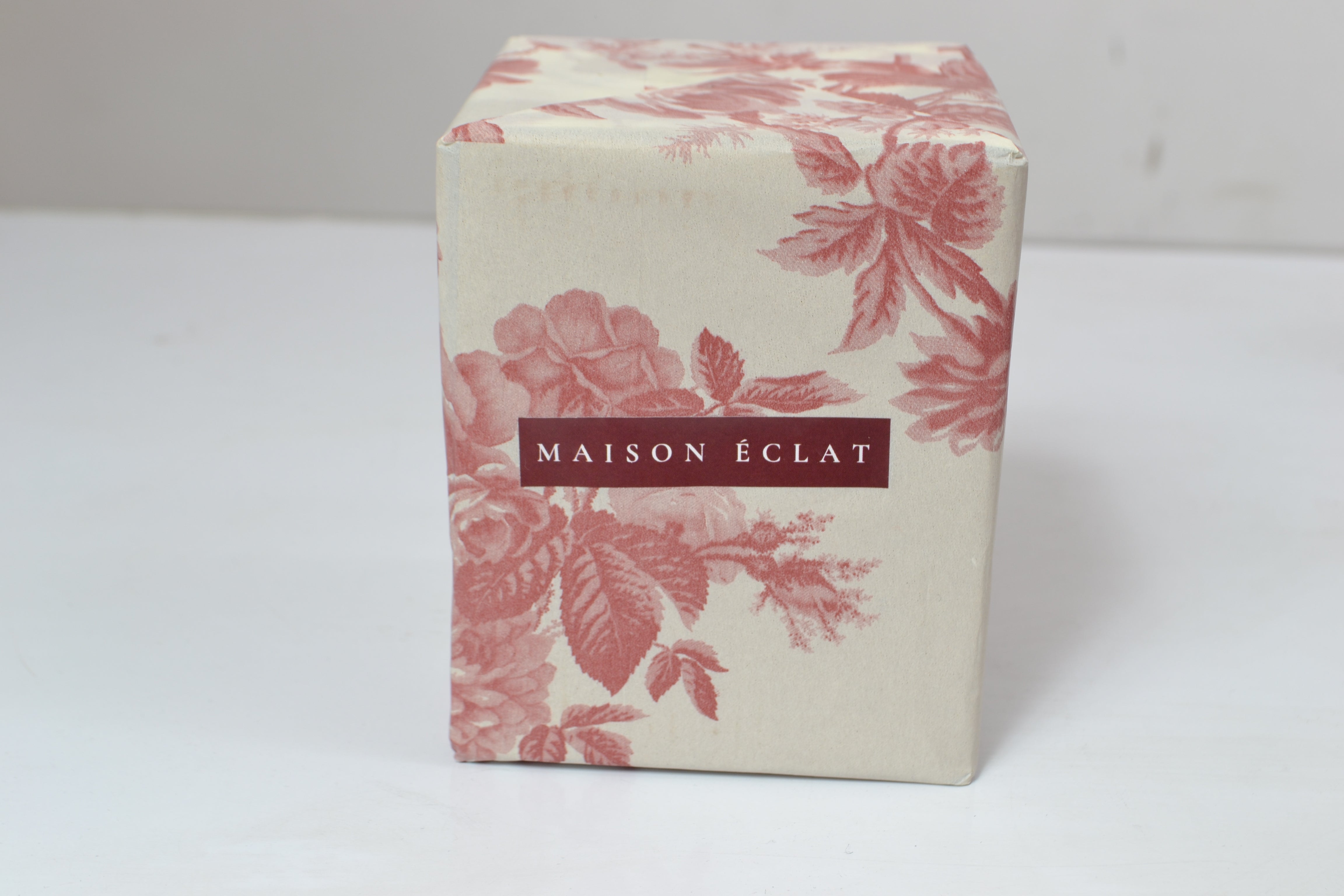 Maison Éclat Candle - French Rose & Oud