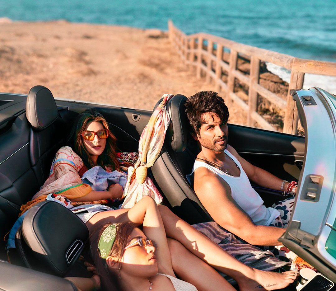 Kriti Sanon Wore Maison Éclat's Cannes Tobacco Sunglasses on the Cocktail 2 Poster — And They're All We Can See